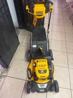 Dewalt 21 in. 196cc E-GOV Engine 3-in-1 Gas RWD Self-Propelled Lawn Mower with High Rear Wheels