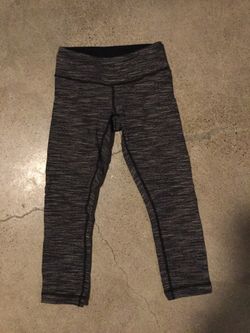 Lululemon Wunder Under Crops Size 2 We Are From Space