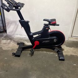 Life fitness IC7 Workout Bike