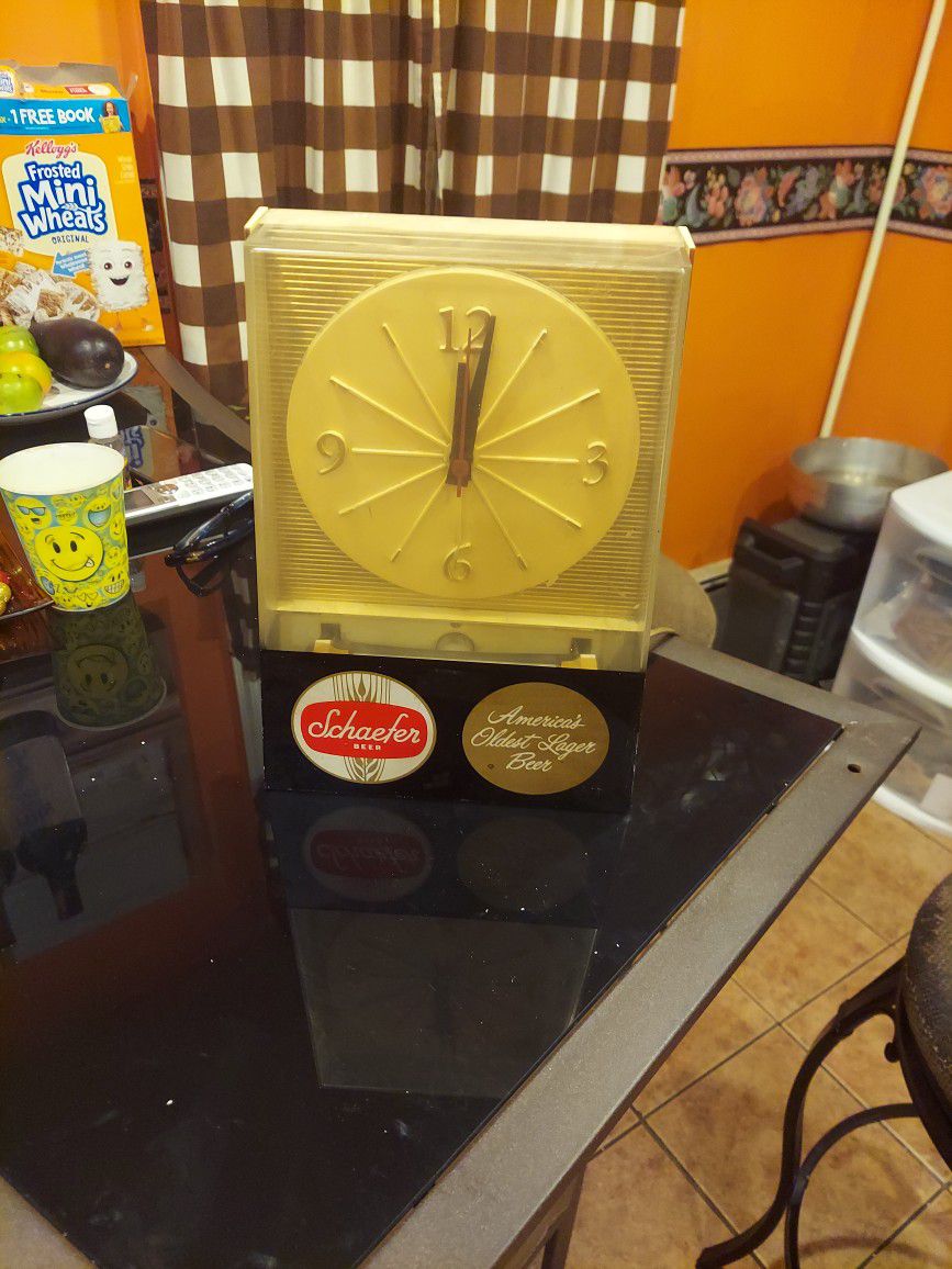 Schaefer Lager Beer Vintage Clock