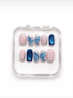 Press on nails