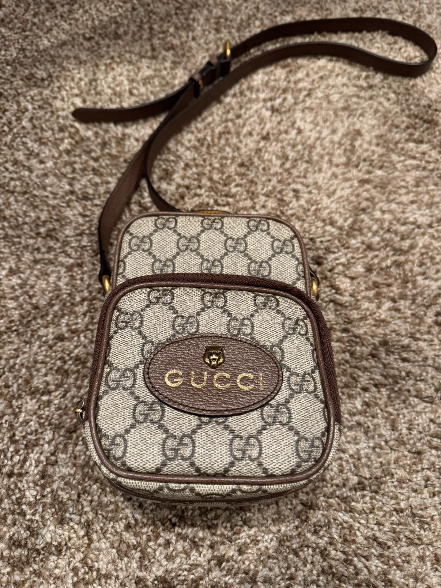 Gucci Crossbody mini  🎁