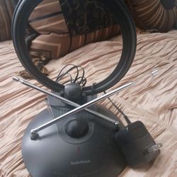 RADIO SHACK TV ANTENNA 