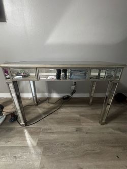 Vanity Dresser