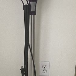 Shark light vacuum self cleaning brush roll