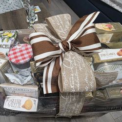 Wine Century Basket Gift 