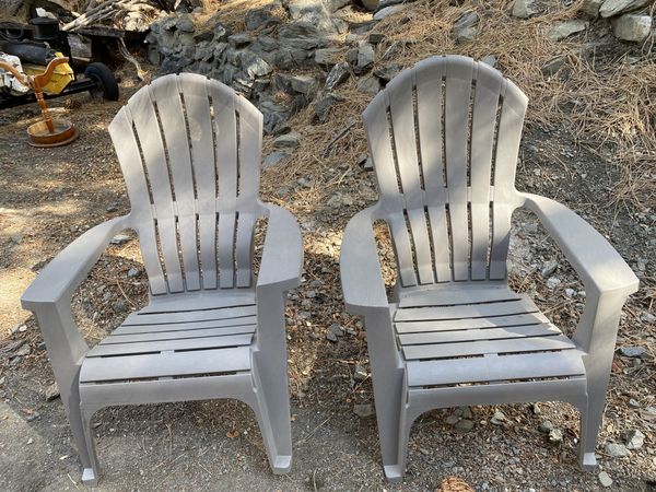Heavy duty grey plastic outdoor chairs Free for Sale in Victorville, CA - OfferUp