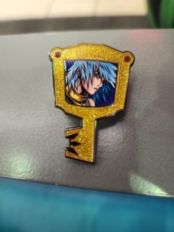 Kingdom Hearts hyper rare Riku key figpin