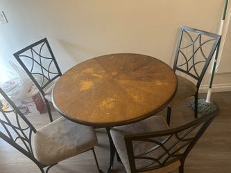 Round Table