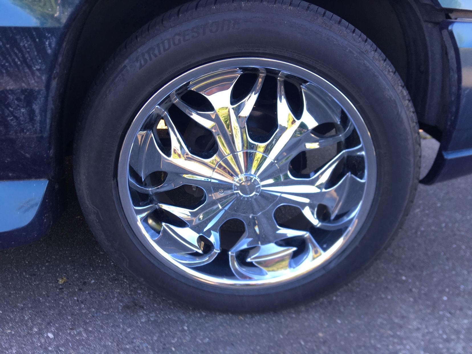 22” Akuza Rims With Nearly New Bridgestone Tires