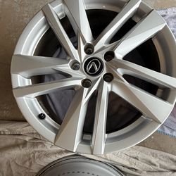 Lexus IS 2023 rims 18x8.5