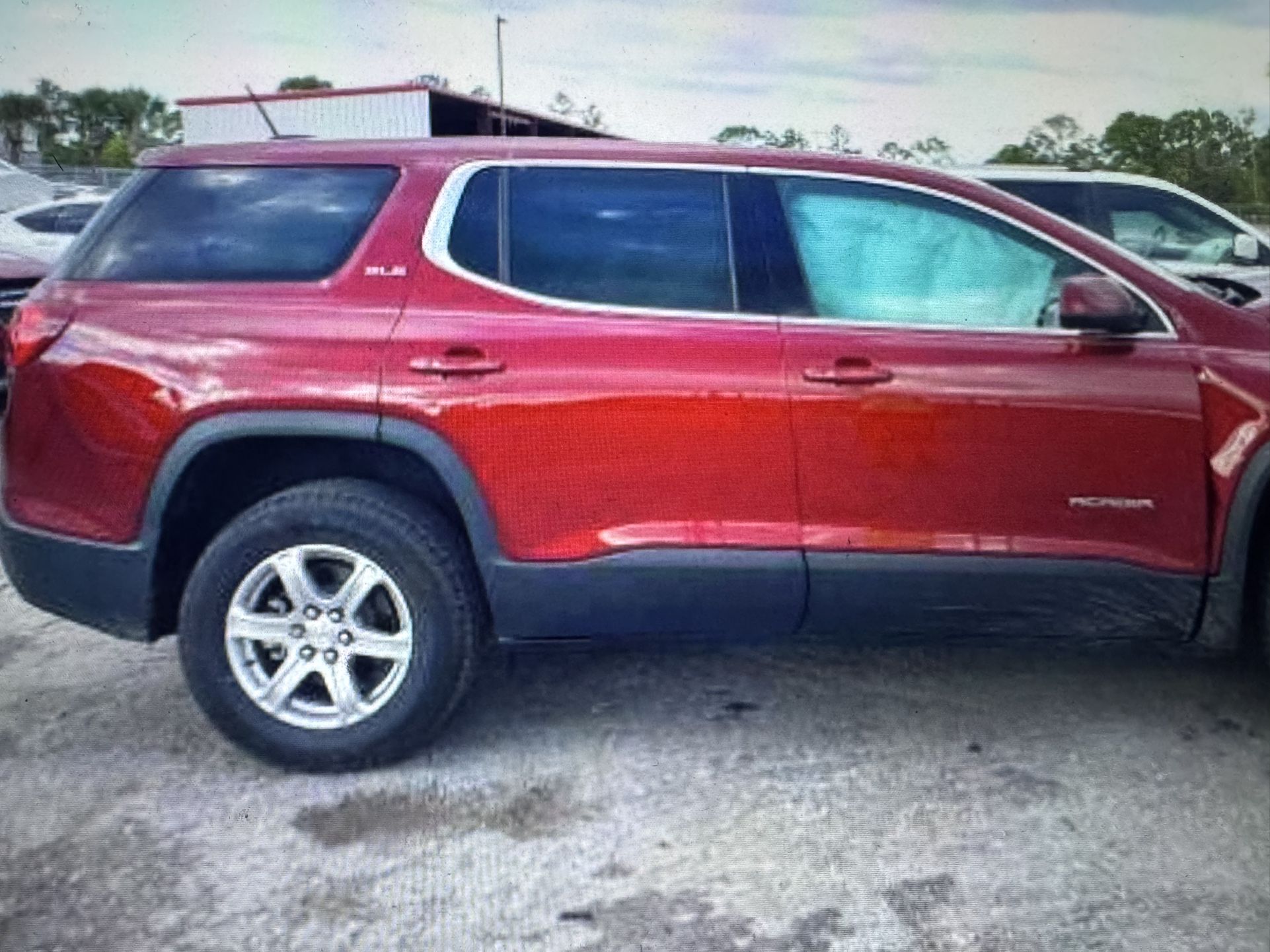 2018 GMC Acadia Doors Tailgate