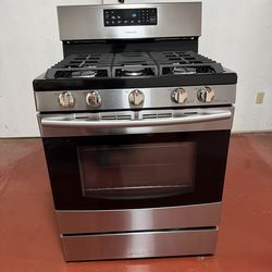 Samsung 5-burner gas stove in very good condition, working perfectly, delivered and installed with a 3-month warranty