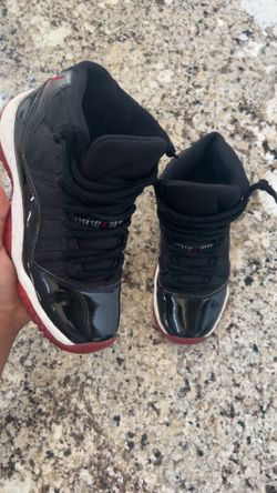 Jordan 11 retro bred Size 6.5Y