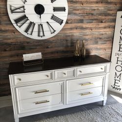 Beautiful Modern Style Dresser 