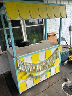 Lemonade stand