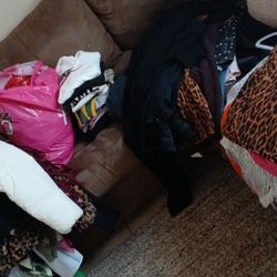 Tengo Mucha Ropa Cleaning Closet 