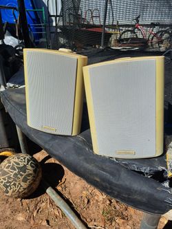 Bocinas  INSIGNIA PARA PATIO 