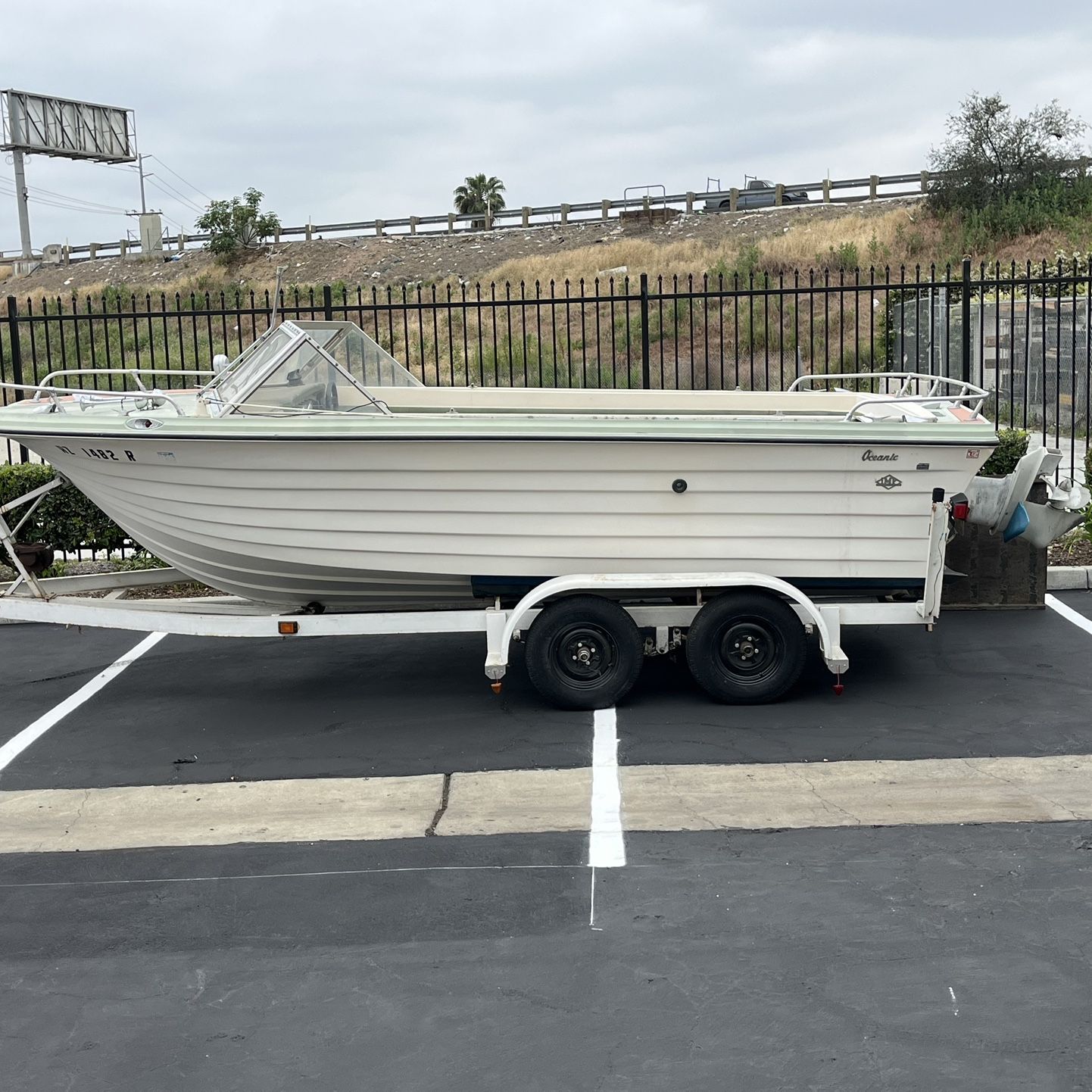 18’ deep V Cruiser 