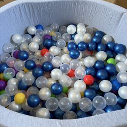 Children’s Ball pit! 