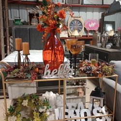 Home Decor / Furniture / Collectables 