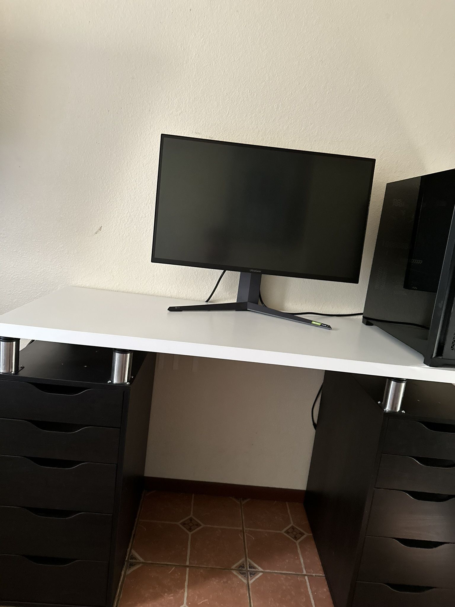 LG ULTRAGEAR | 31.5 Inch | 165 Htz | 4k | Monitor For Sale (Nvidia G Sync)