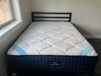Dreamcloud premiere full bed.  Hybrid.
