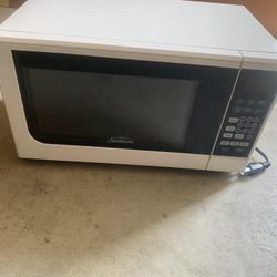Sunbeam 700 Watt Microwave. 
