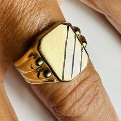 18K Gold Men’s Ring – Size 7 – 5.15g ✨