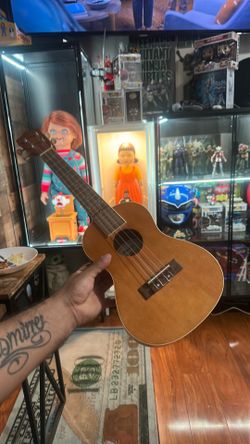 Mitchell ukulele