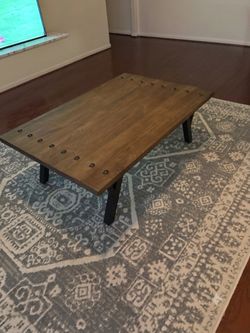 Ashley Haffenburg Coffee Table like new