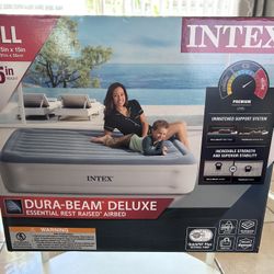  2New Deluxe AIRBED Size Full NWB Each 38.  2 X $ 70.