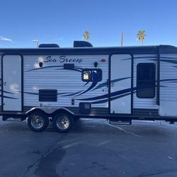 2016 Sea Breeze M-2110 With Slide 25ft