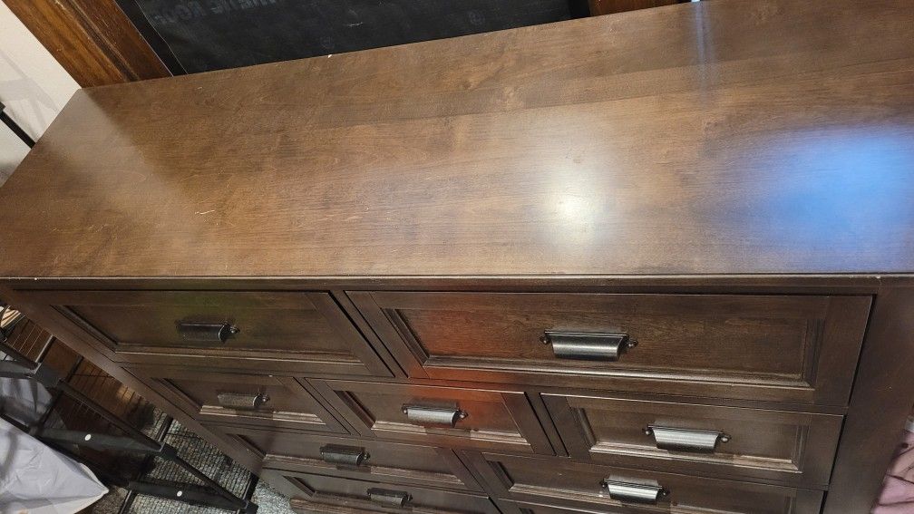 Dresser