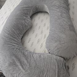 Free Maternity Pillow 