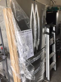 Dishwasher, fridge, stove