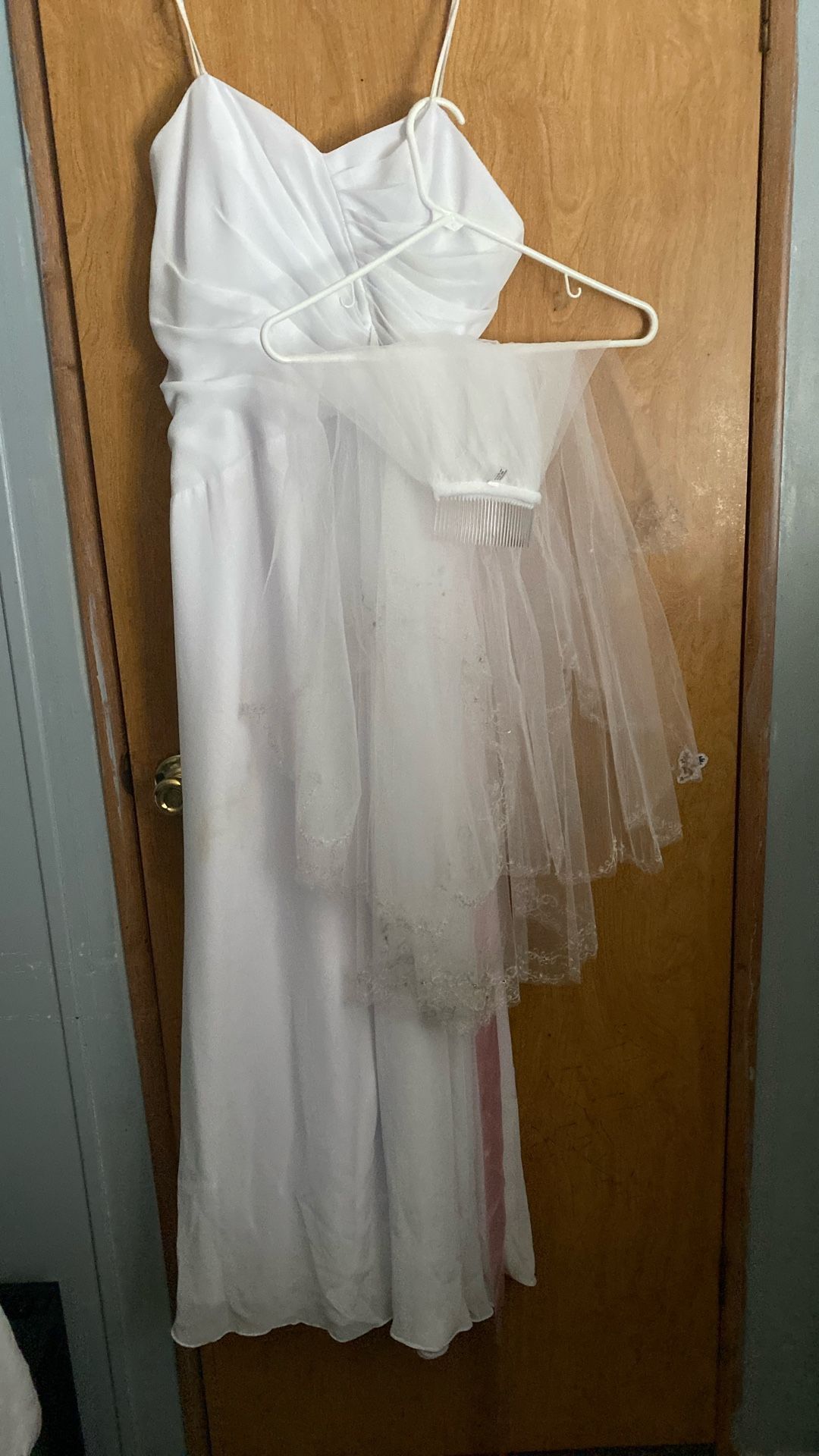 Wedding Dress W/ Veil