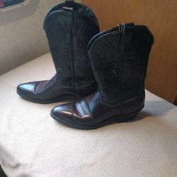 Laredo Brand- Cowhide Leather- 10 1/2  D- New