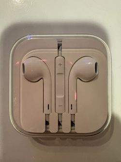 Brand New Apple Headphones Never Opened Or Used 