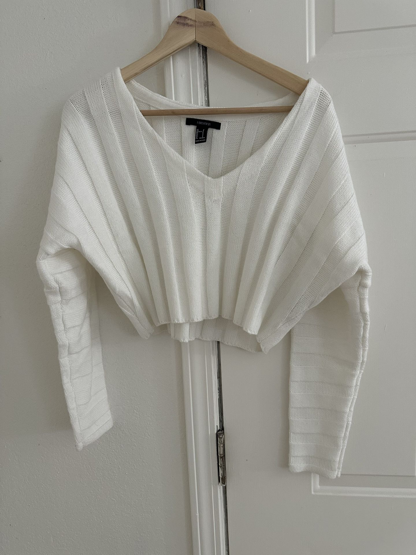 Forever 21 Women’s White Jumper Size SMALL