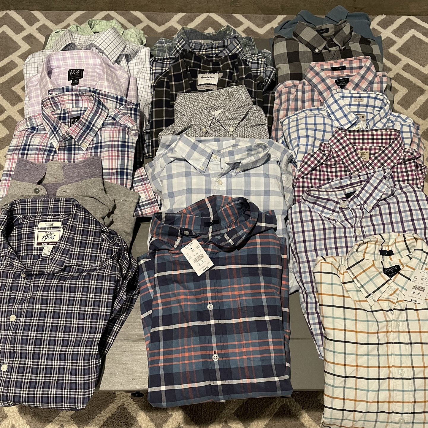 LOUIS VUITTON 2018 All Over Logo Dress Shirt Mens Sz Medium for Sale in  Boston, MA - OfferUp