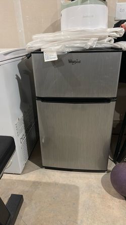 Mini fridge whirlpool with freezer