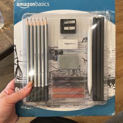 Amazon Basics Sketch and Drawing Art Pencil Kit, 17 Piece Set, Charcoal, Black, White