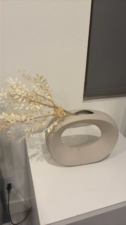 Alura Cream Open Vase
