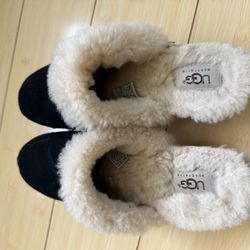 Ugg Clogs - Size 9
