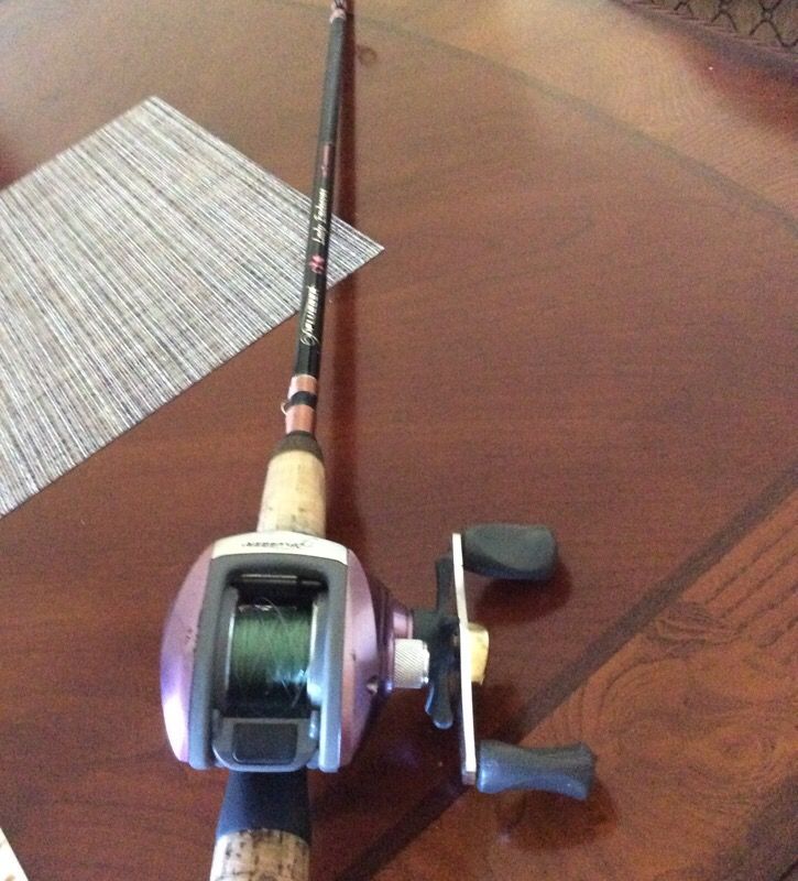 Pflueger lady Endeavor baitcast Combo