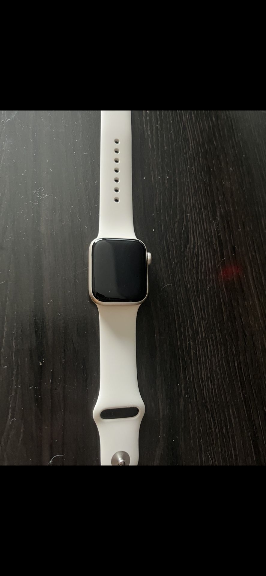 Apple Watch SE Cream/white