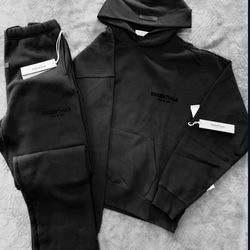 Essentials Fear of God Set (Sweats, Hoodies, Tshirts, Shorts)