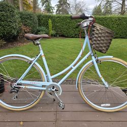 Beautiful Public Bicycles C7 Step Through 7 Speed Bike