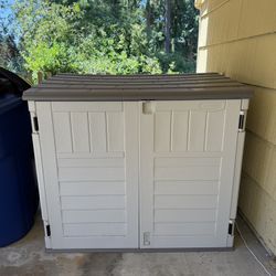Suncast Outdoor Resin Horizontal Storage Shed